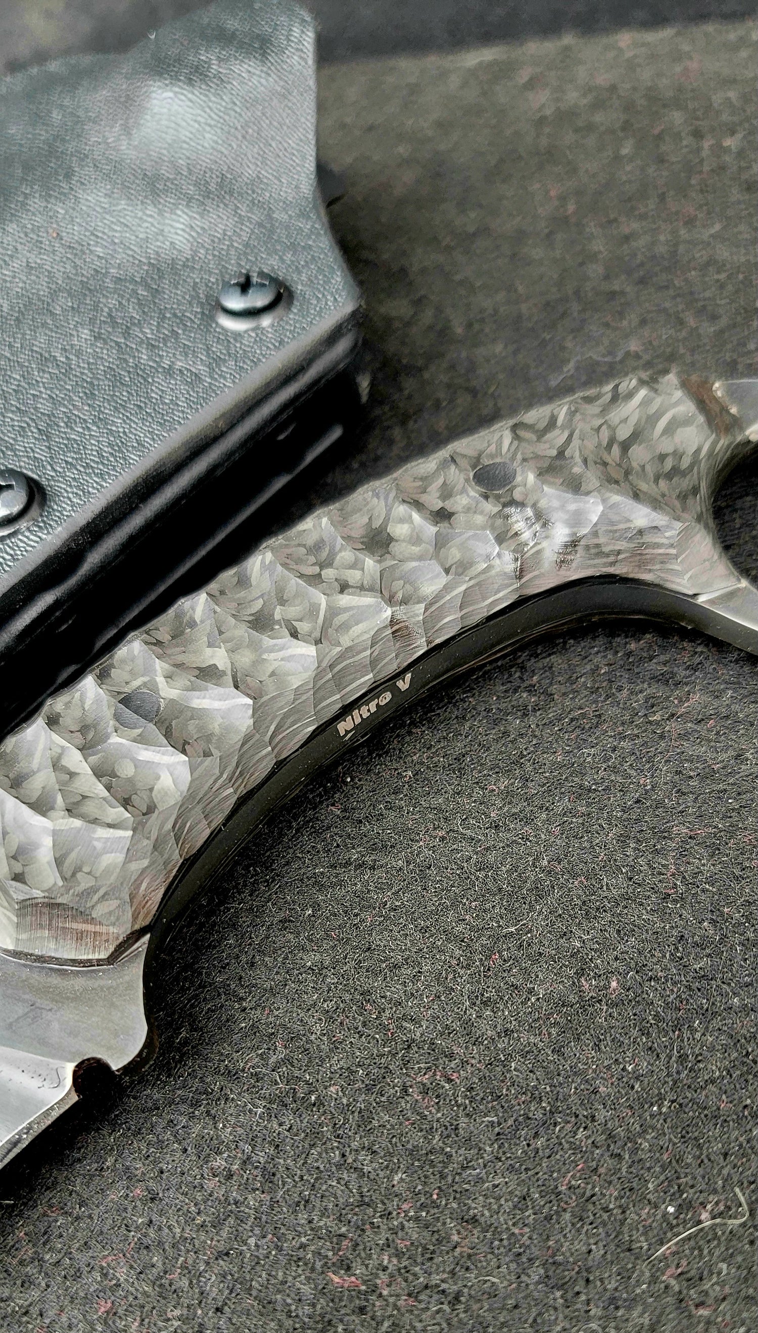 Angel fire Hellian Karambit