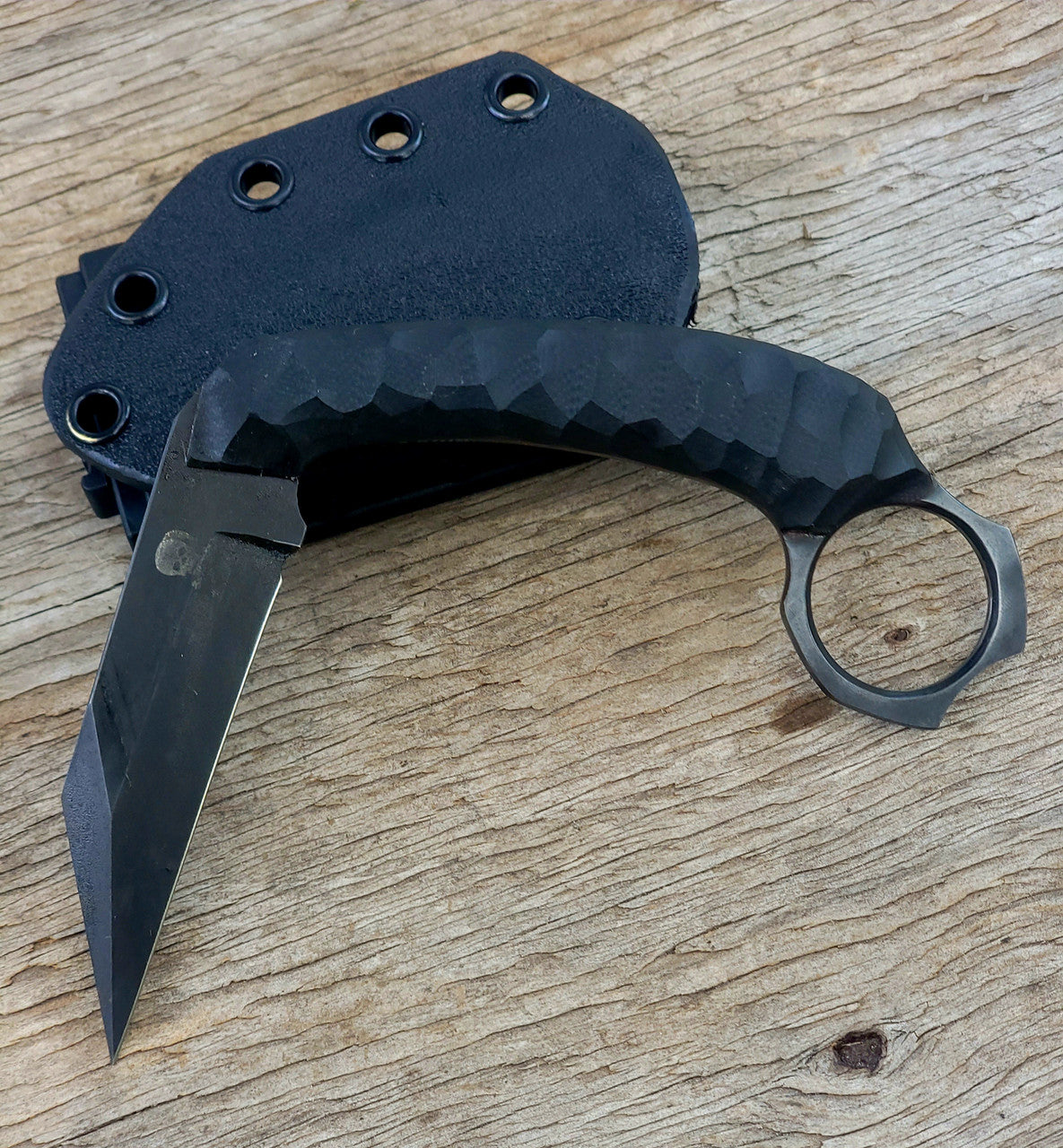 Angelfire Akita Karambit (AngelfireAkitaKbit)