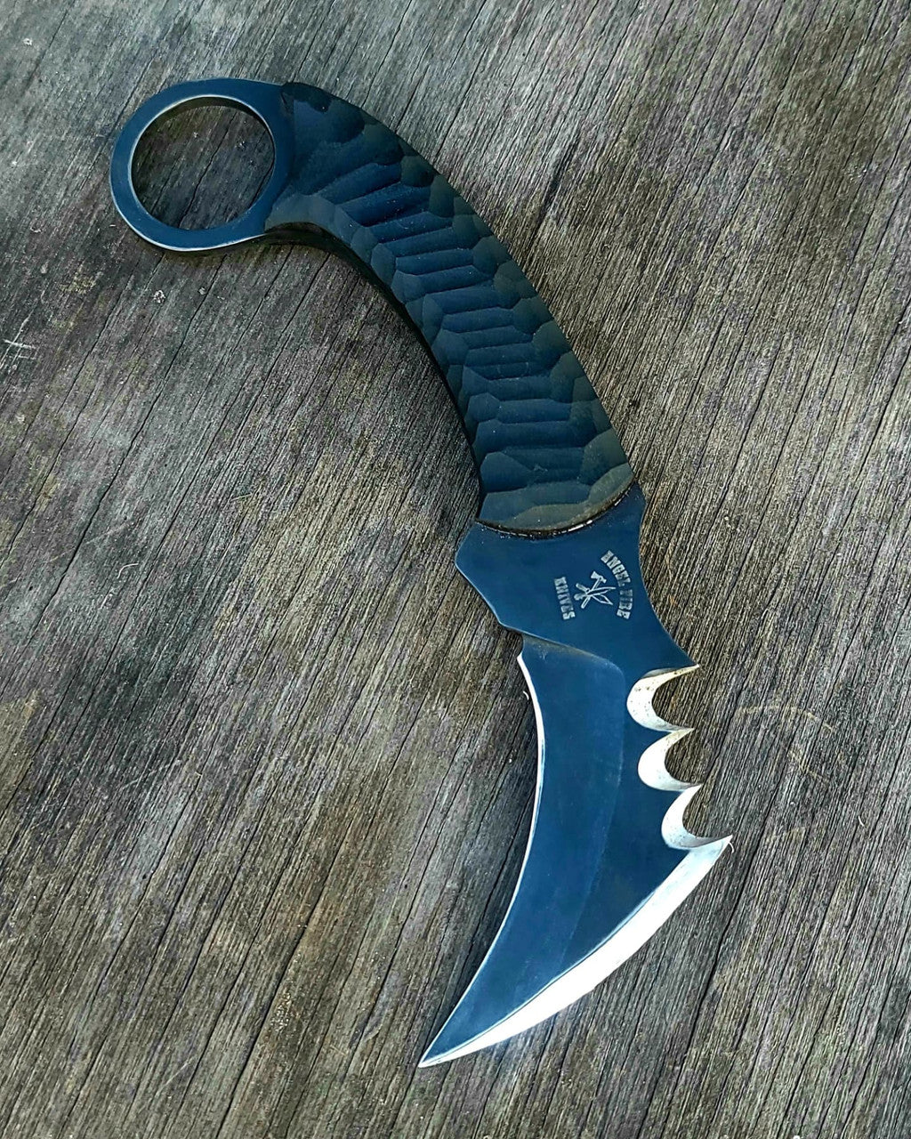 Angelfire Venom Karambit (AngelfireVenomKbit)