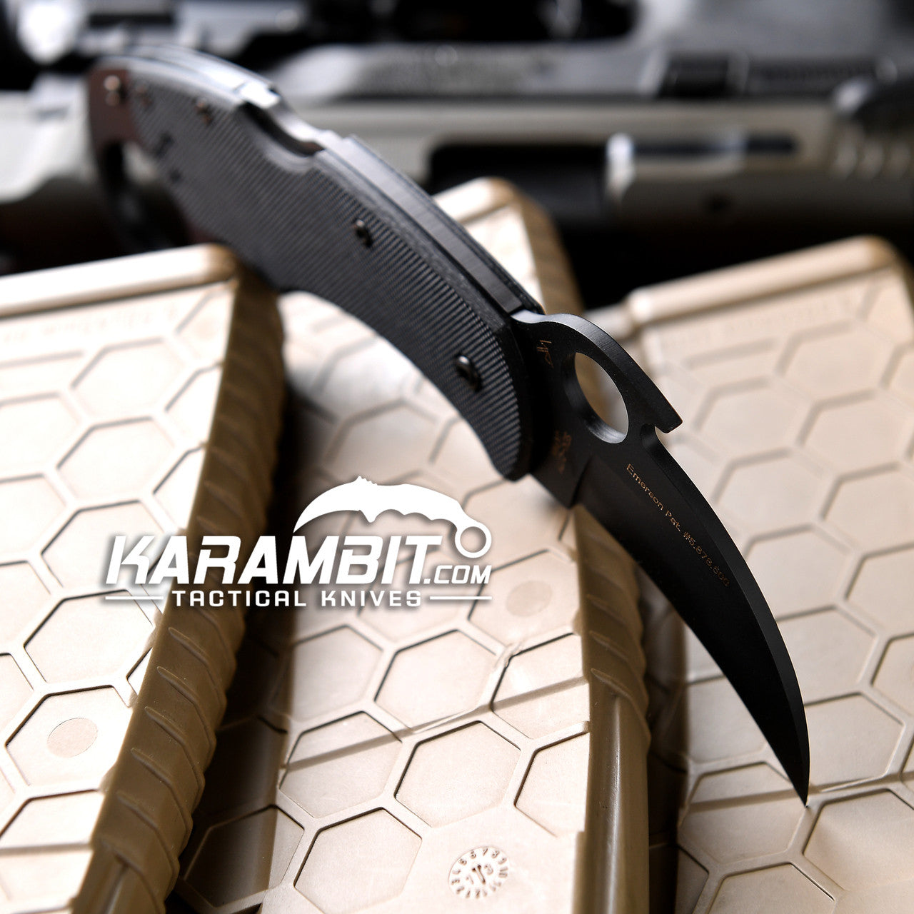 Spyderco Black Karahawk Karambit - Emerson Wave (C170GBBKP)